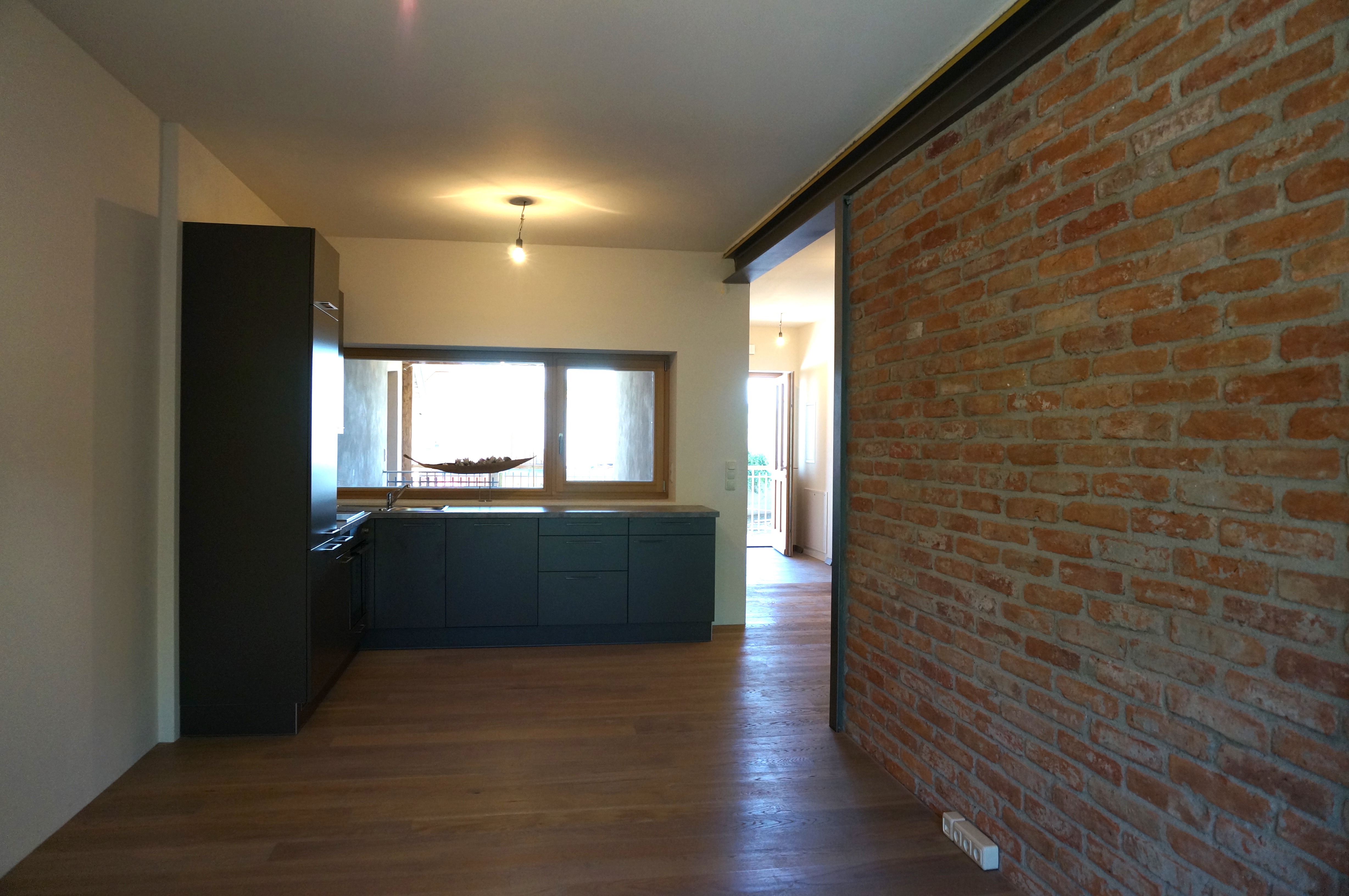 PV_Küche_Ziegelmauer